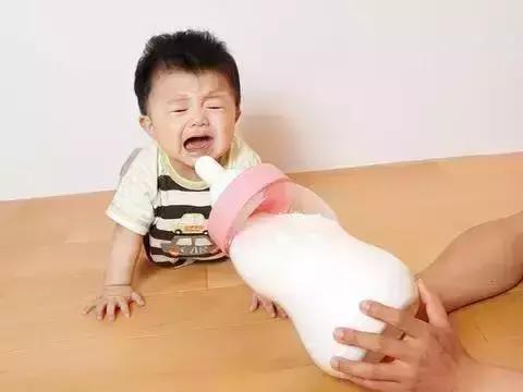 宝宝进入厌奶期，不爱吃奶怎么办