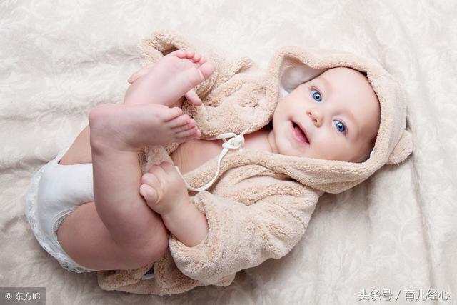 宝宝迟迟不会穿衣服、拿筷子怎么办？当心是“它”在作祟！