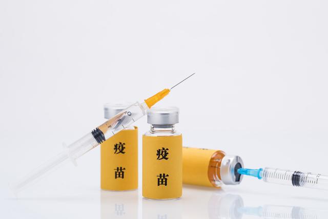预防宝宝生病需要接种疫苗，疫苗分三类，很多家长不明白