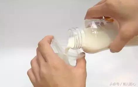 一岁婴儿突然血尿，给宝宝选择冲奶粉的水很重要！