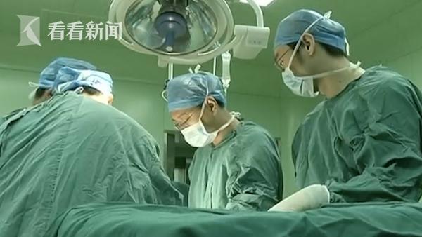 一岁男童腹胀如皮球 查下来竟是先天没有肛门