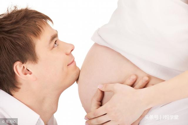 怀孕的晚期，下面感觉有肉快掉出来的下坠感是怎么回事？