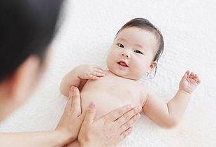 新生儿喜欢看灯，如果是在这个月里，就需要宝妈为宝宝做好两件事