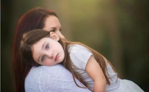 别人夸奖自家宝宝时，聪明的家长都这样回答