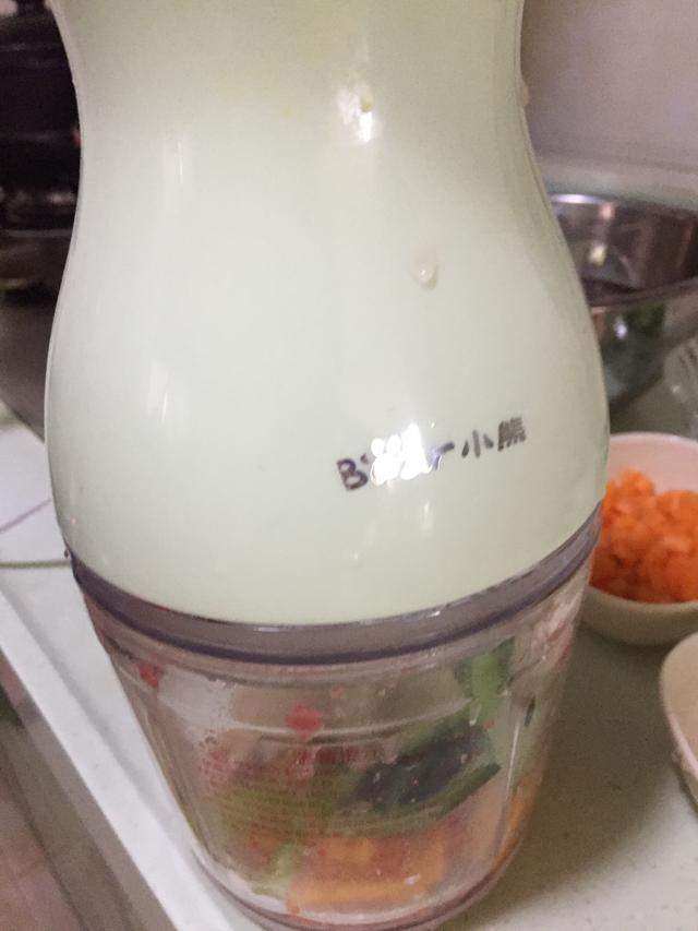 宝宝辅食-南瓜胡萝卜面线，增强宝宝免疫力！