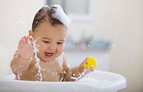 秋冬季节气候干燥，这些为宝宝护理肌肤的误区可要注意