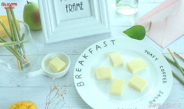 一个鸡蛋，一杯牛奶，轻松做出不一样的辅食蛋羹，一份都不够娃吃