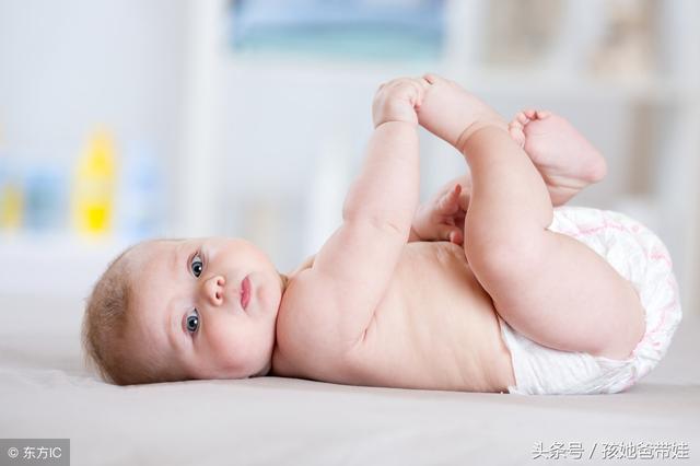 英文儿歌《Diaper Changing Song》，每个父母必须做的动作换尿布