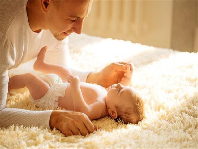 一周岁的宝宝，每天喝粥不行啦，要增加固体食物摄入