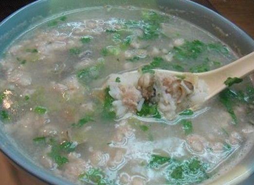 常给孩子喂这种饭，既伤脾胃还积食，中的家长赶紧改