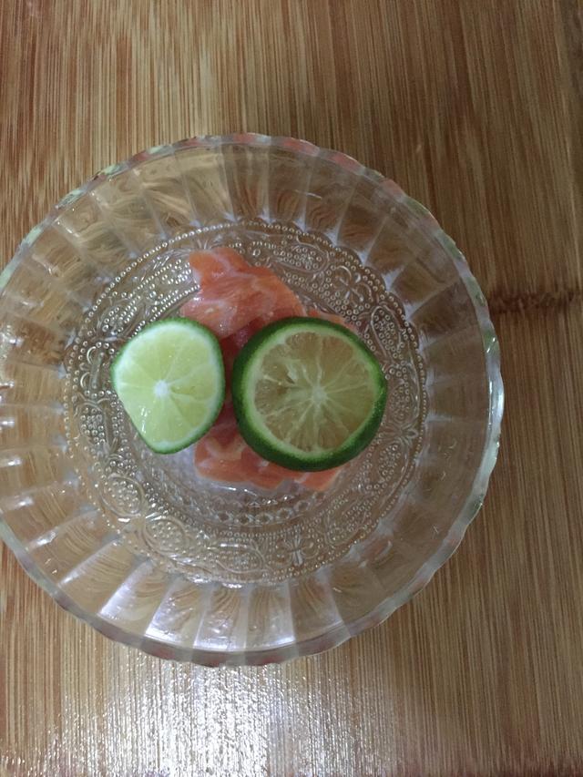 宝宝辅食-三文鱼蛋黄粥，促进宝宝大脑发育，宝宝更聪明！