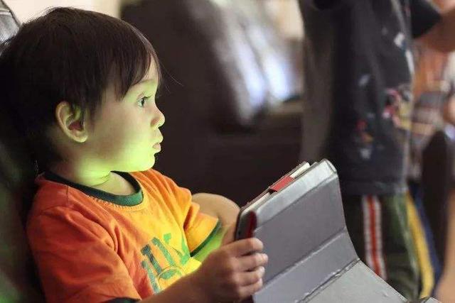 该不该纵容孩子玩网游？苹果乔布斯：不允许自己孩子用ipad！