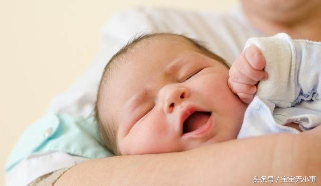 胎儿刚出生就哭了，是因为剪脐带很疼吗？