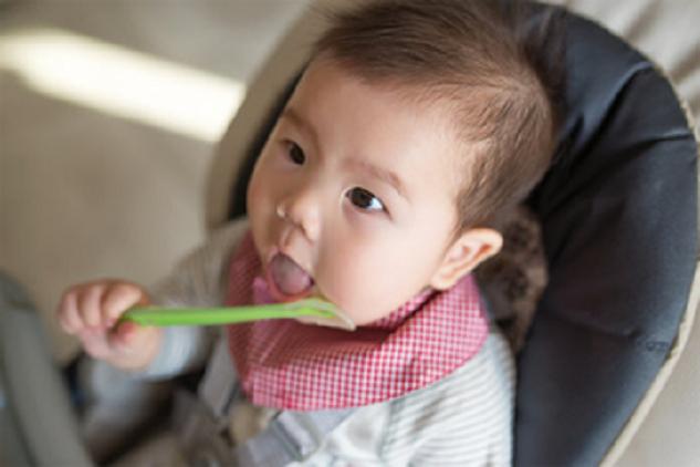 孩子出现这5种表现，千万别给他喂饭了！别怪我没有提醒你