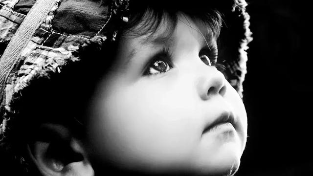 当你假装丢下孩子离开，孩子到底失去了什么？