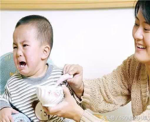 小孩子从不爱吃饭，到顿顿吃的香吃的饱，全因妈妈用了这个办法