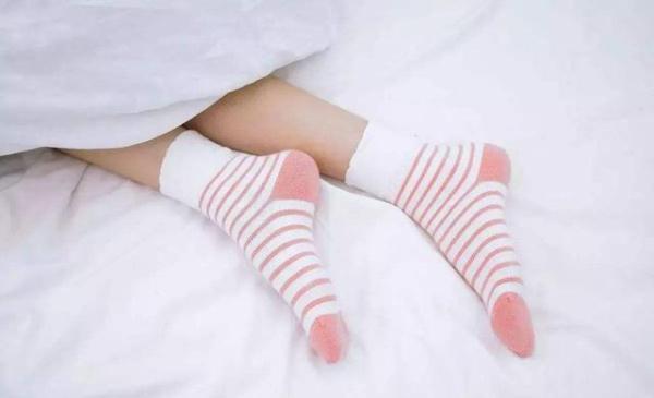 怀孕7个月，最近常常小腿抽筋，是不是要补钙呢？