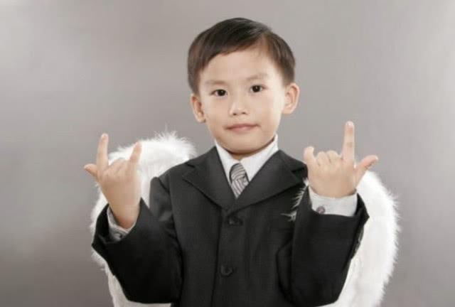 让孩子穿的更体面有多重要？看完这些理由，你给孩子穿对了吗！