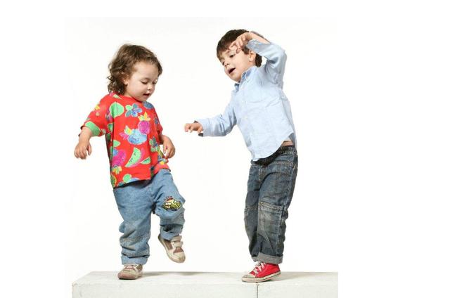 原来让孩子玩也有讲究，必须做好这些控制，再也不敢给他们瞎玩了