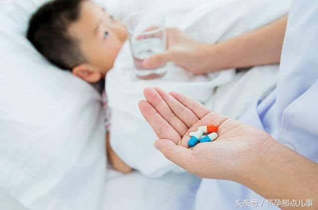 儿科医生提醒：孩子高烧反复不退，原因多半是家长这一点没做好