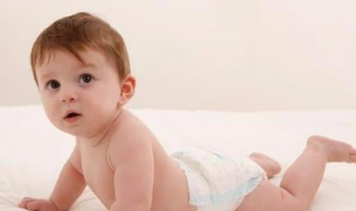 冬天来了，给宝宝的衣服要怎样穿才能既保暖又不会太多？