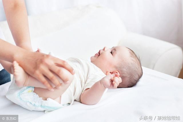 英文儿歌《Diaper Changing Song》，每个父母必须做的动作换尿布
