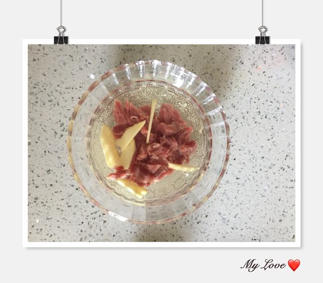 宝宝辅食——牛肉补铁又补锌，但要搭配它才能最大发挥作用！