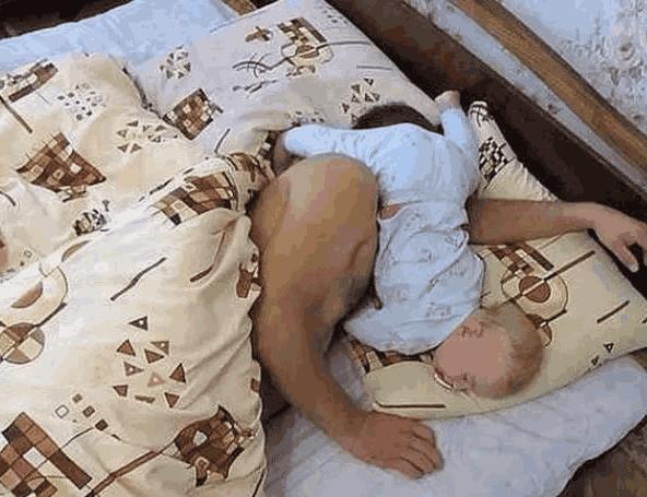 带孩子谁最累？竟然不是妈妈，不是爸爸，也不是奶奶，而是