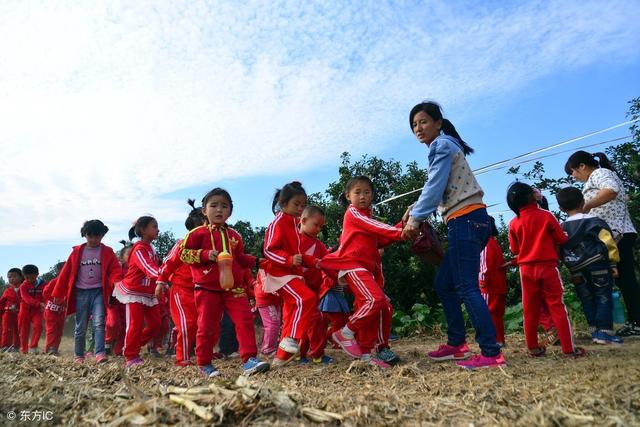 让幼儿园孩子秋游，有什么好处吗？宝爸有点担心哦