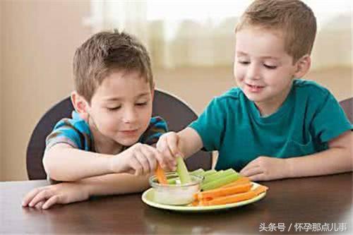 好习惯要培养：孩子1岁内养成的饮食习惯，会影响整个幼儿期