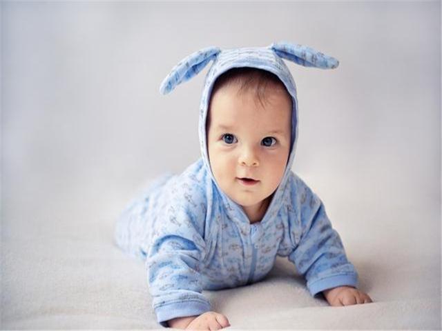 宝宝突然便血不要怕，可能是这三种原因造成的！