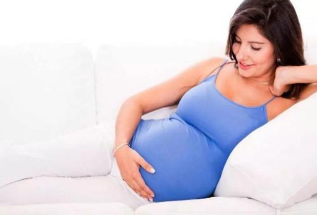 为什么有的孕妈三月显怀而有的却很晚呢？这三点原因孕妈要重视了