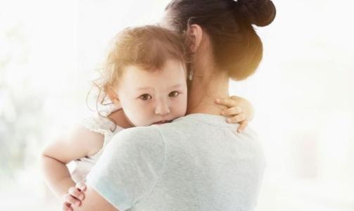 宝宝从床上掉下，如何判断宝宝的伤情是否严重呢？