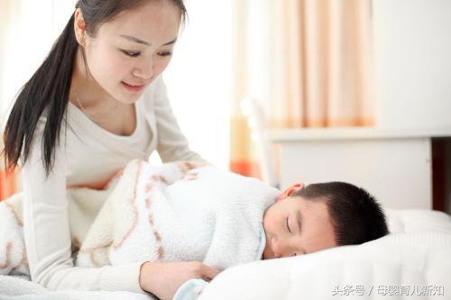 孩子赖床怎么办？这5种叫“杀伤性叫醒”不提倡，会影响孩子心情