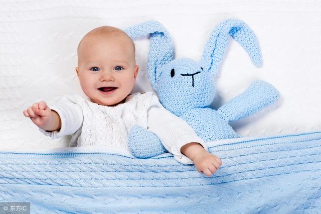 头型不好影响五官脸型，宝宝枕头如何挑？
