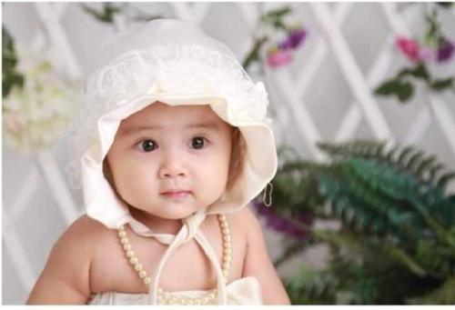 别人夸奖自家宝宝时，聪明的家长都这样回答