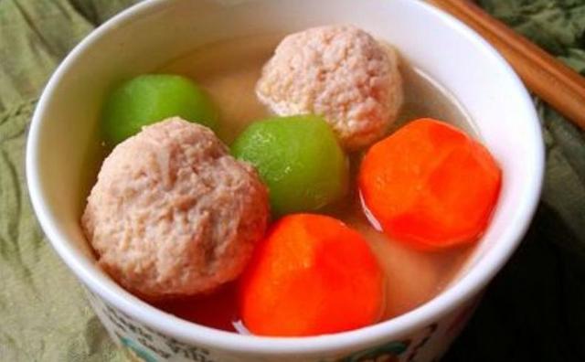 自制鸡肉珍珠丸子，让味蕾体验鲜嫩香滑