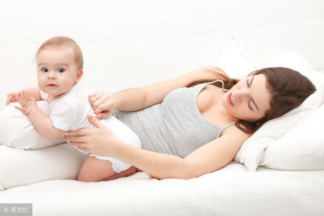 三个字教你如何应对宝宝吐奶