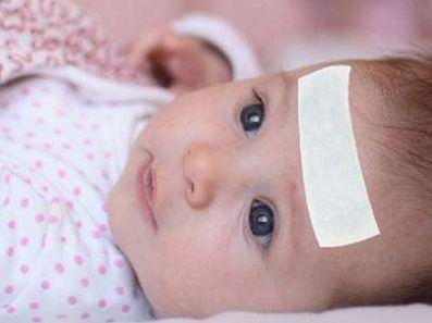 孩子发烧后，宝妈常犯的4种错误，避开误区有效治疗让宝宝快退烧