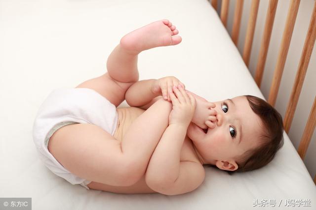训练宝宝抬头前，确保你知道这些重要信息，别让宝宝受伤