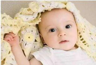 新生儿见人就笑的表现，要是在这个月里有，说明宝宝性格好智商高