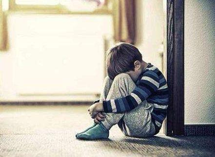 孩子没自信自卑，原来是这几句话引起的，宝爸宝妈少说几次吧