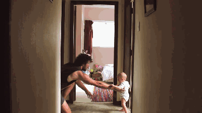 宝宝走路的这个小动作，家长千万要注意！