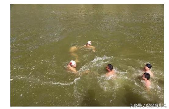 小孩溺水有多恐怖?孩子溺水被救回家不敢告诉父母,当晚他就没了!