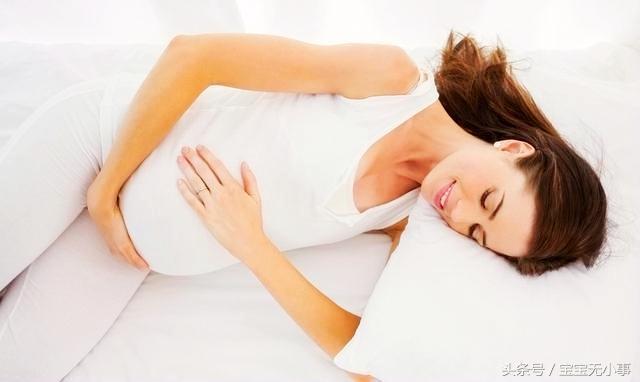 怀孕后一定要左侧睡？孕妇了解了这3点就不会盲从了