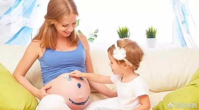 妇产医生：孕后期并非稳定期，还要警惕4种早产信号，妈妈要留心