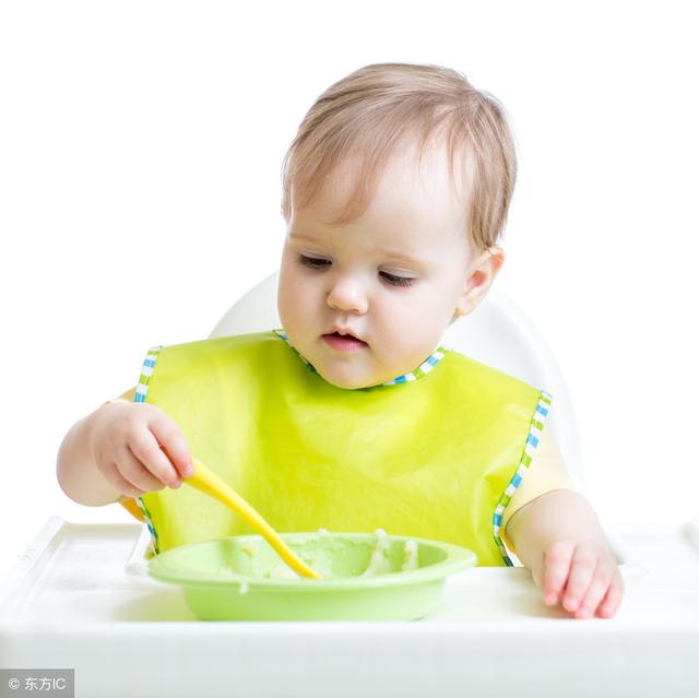 1岁以上宝宝如何安排辅食？你可以这样做……（含每日辅食安排）