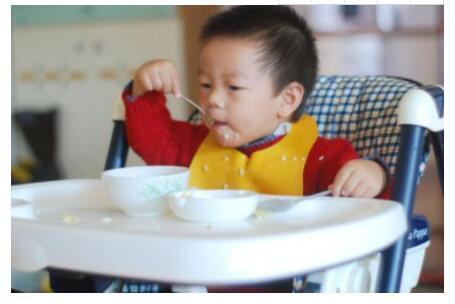 儿科医生建议：孩子零食有4不吃，伤脾胃还会长不高！