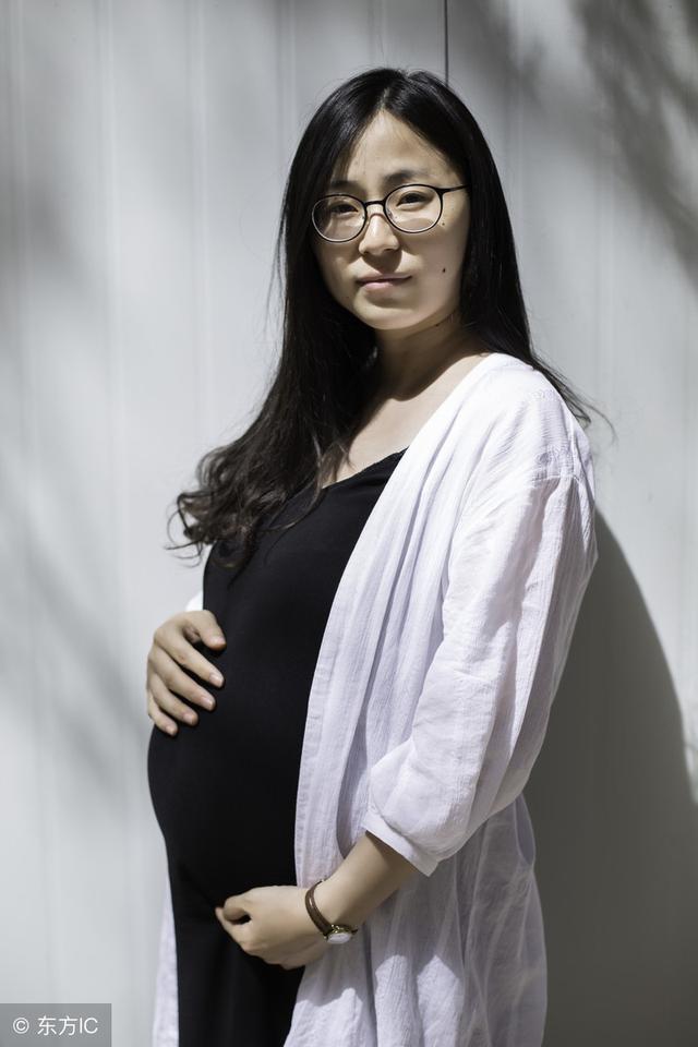 怀孕23周，胎动反应不大，有胎心，正常吗？