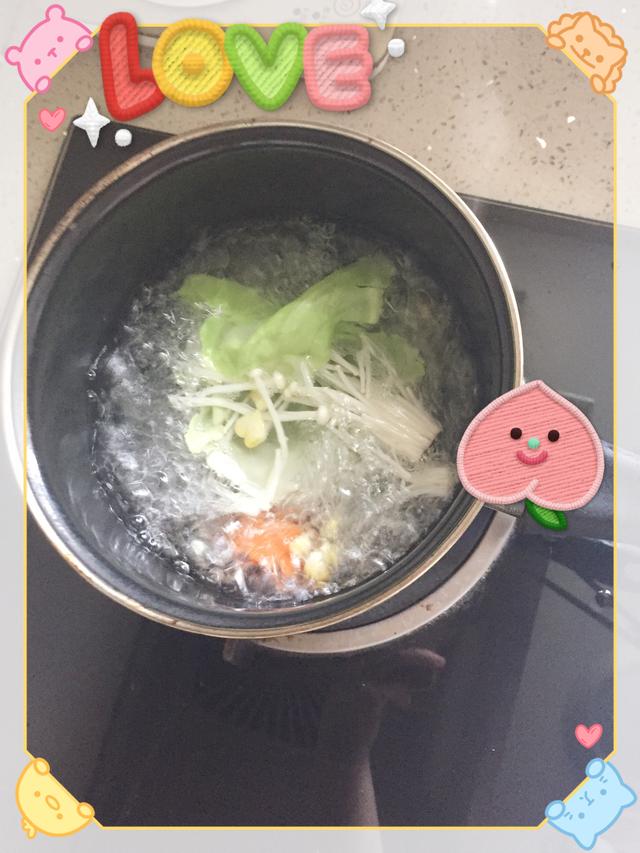 宝宝辅食——蛋包饭，吃米饭也要吃点不一样的哦！